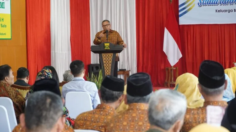 PWRI HALAL BIHALAL, BUPATI AJAK PWRI TERUS BERKONTRIBUSI DALAM PEMBANGUNAN