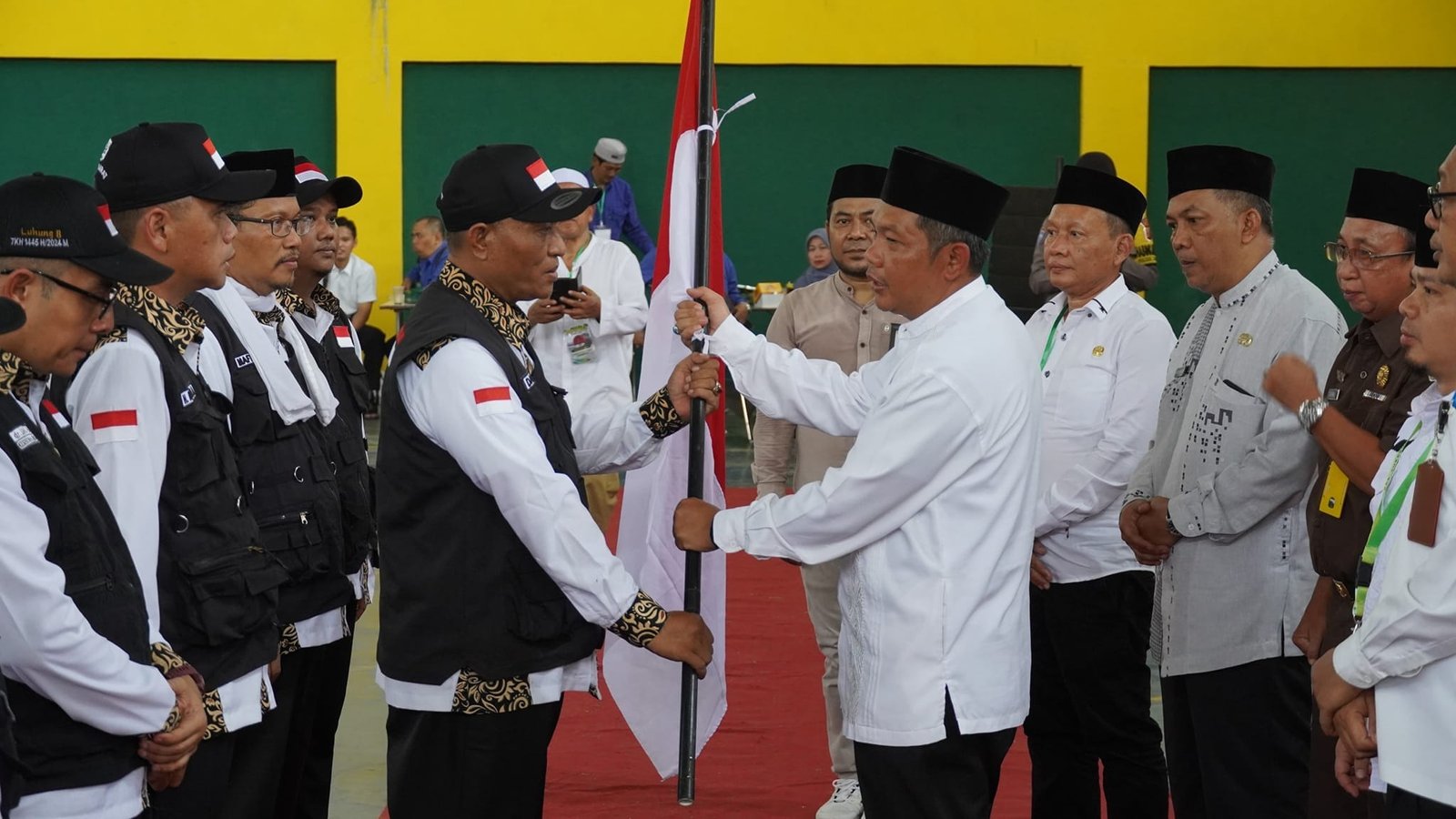 LEPAS 431 CALON HAJI, WABUP SEMOGA DAPAT BERIBADAH DENGAN LANCAR DI TANAH SUCI 1 445241403 838668364961670 5117553221153286608 n