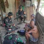Pahami Kendala Yang Dihadapi, Satgas Yonif 310 Bantu Warga Carikan Kayu Bakar WhatsApp Image 2024 05 22 at 06.57.41