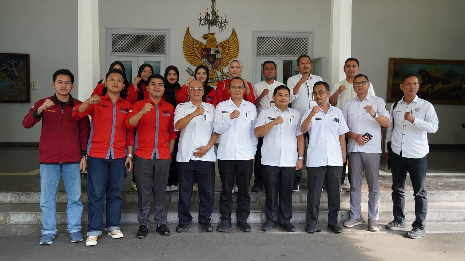 KABAG HUKUM SETDA MENERIMA BEM FAKULTAS HUKUM UMMI BAHAS PROGRAM BINA DESA 1 450319549 865176045644235 7618325696452548900 n