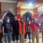 Tim gabungan Pidum dan intel kejari Sumenep dipimpin langsung Kepala Seksi Pidana Umum (Kasi Pidum) Hanis Aristya Hermawan, Tangkap Mantan Kades Gelaman. WhatsApp Image 2024 07 01 at 19.00.11