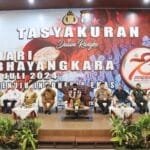 Polres Sumenep Rayakan Hari Bhayangkara ke-78 dengan Tasyakuran dan Ceramah Gus Miftah WhatsApp Image 2024 07 02 at 09.01.19
