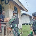 Tunjukan Perhatiannya, Satgas Yonif 310/KK Berikan Bantuan Duka Cita WhatsApp Image 2024 07 20 at 11.25.47 8b46b358