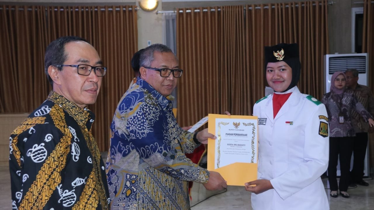 BUPATI TEGASKAN KARAKTER DISIPLIN PASKIBRAKA HARUS DITANAMKAN DILINGKUNGAN MASYARKAT 1 455670249 888969303264909 8024895800383763206 n