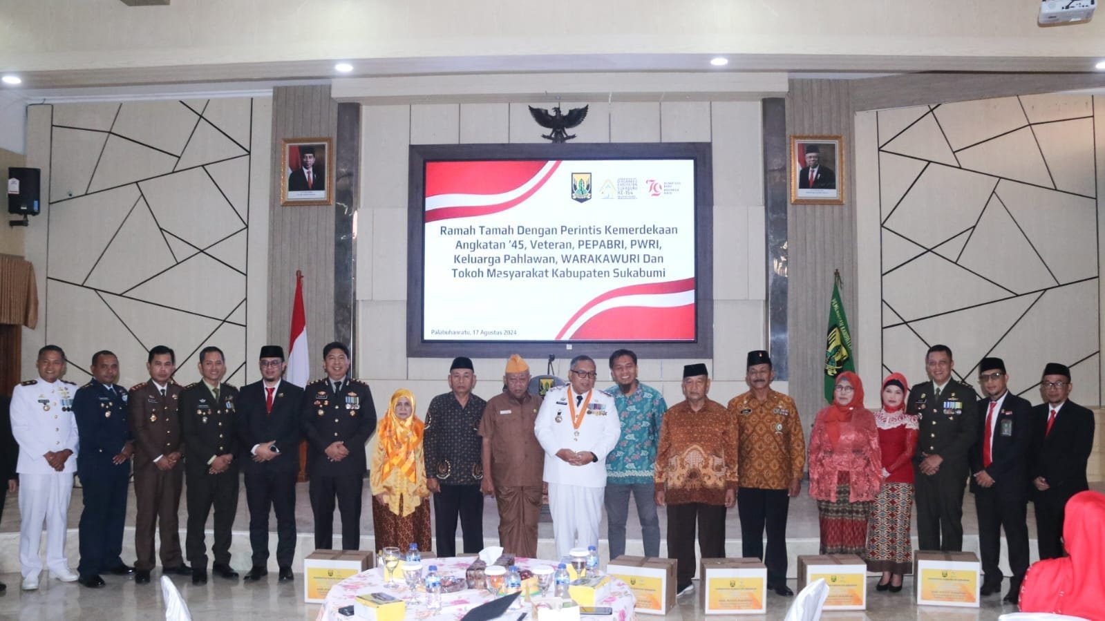 RAMAH TAMAH PERINTIS KEMERDEKAAN, BUPATI SUKABUMI SERAHKAN SAGU HATI KEPADA 60 PEJUANG 1 455786229 888783729950133 5411308180117524460 n