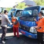 Polres Sumenep Gelar Apel Gabungan Bantuan Air Bersih Dalam Rangka Antisipasi Kekeringan WhatsApp Image 2024 08 06 at 08.44.21