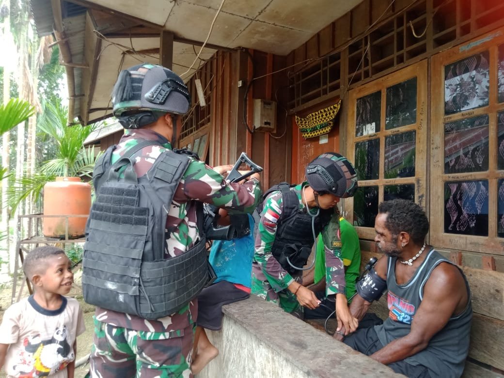 Agenda Rutin, Satgas Yonif 310/KK Pastikan Kondisi Kesehatan Masyarakat Perbatasan 1 WhatsApp Image 2024 08 31 at 06.48.38 86b471f3