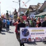 KIRAB BUDAYA HARI JADI DESA SASAGARAN, BUPATI MARWAN APRESIASI KEKOMPAKAN MASYARAKAT 458976299 902878455207327 2818287606123547437 n
