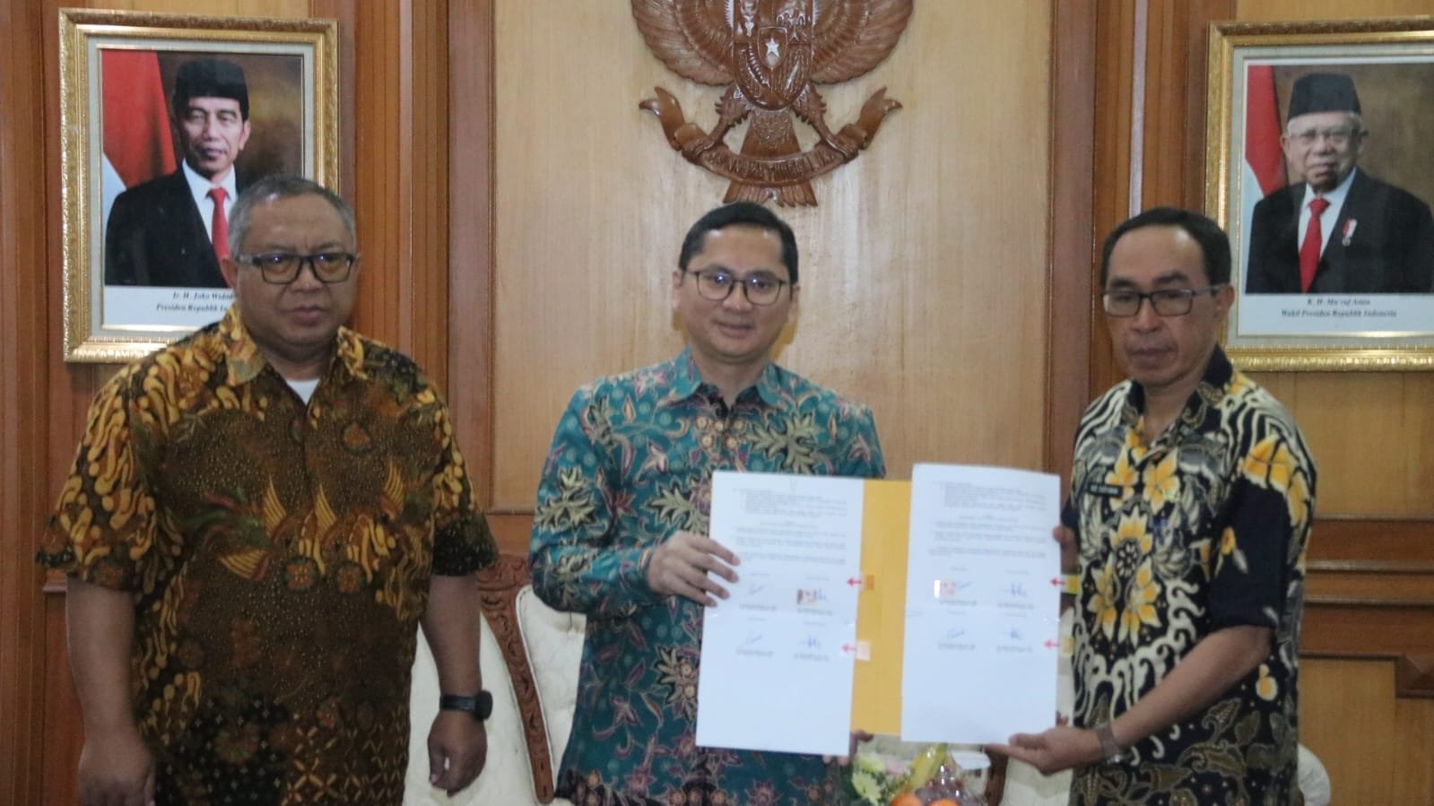 SERAH TERIMA ALUN ALUN GADO BANGKONG, BUPATI" KOMITMEN PEMERINTAH MENYEJAHTERAKAN MASYARAKAT" 1 459487844 906218578206648 2440178541715632437 n