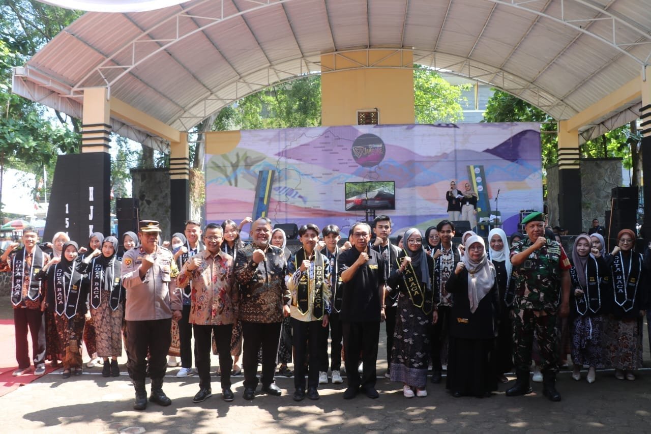 SEKDA ADE INGATKAN PENTINGANYA LITERASI.BAGI KEMAJUAN DAERAH 1 461176224 916601477168358 1877749456452412872 n