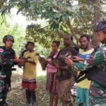 Tumbuhkan Minat Berternak, Anjangsana Satgas Yonif 310/KK Berikan Bibit Entok Untuk Warga WhatsApp Image 2024 09 06 at 10.30.26