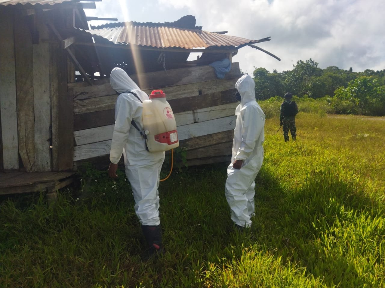 Penyemprotan Residu dan Berikan Pelayanan Kesehatan, Kiat Satgas Yonif 310/KK Cegah Malaria di Papua 1 WhatsApp Image 2024 09 12 at 06.35.30