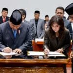 Rapat Terakhir Bersama Komisi I DPR RI, Prabowo Pamit dan Mohon Maaf WhatsApp Image 2024 09 30 at 05.48.35