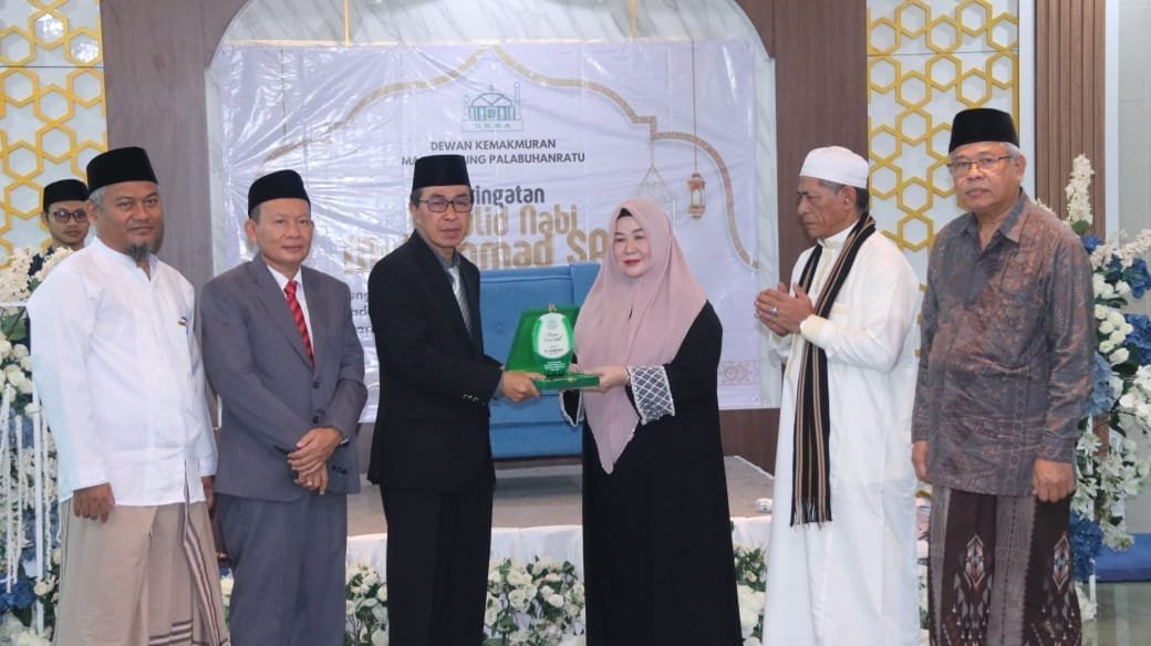 SEKDA ADE SURYAMAN RESMIKAN REHABILITASI MASJID AGUNG PALABUHANRATU 1 461762068 920399196788586 3308547213962243221 n