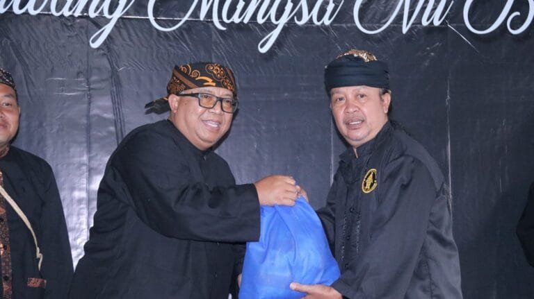 SEREN TAUN KE 656, BUPATI SUKABUMI” TRADISI LELUHUR PEMERSATU DAN PERKUAT BUDAYA DENGAN TEKAD YANG SAMA”