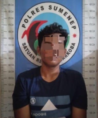 Satresnarkoba Polres Sumenep Amankan Warga Kec. Ra'as Saat Membawa Sabu 2,99 Gram 1 WhatsApp Image 2024 10 02 at 15.36.33 1