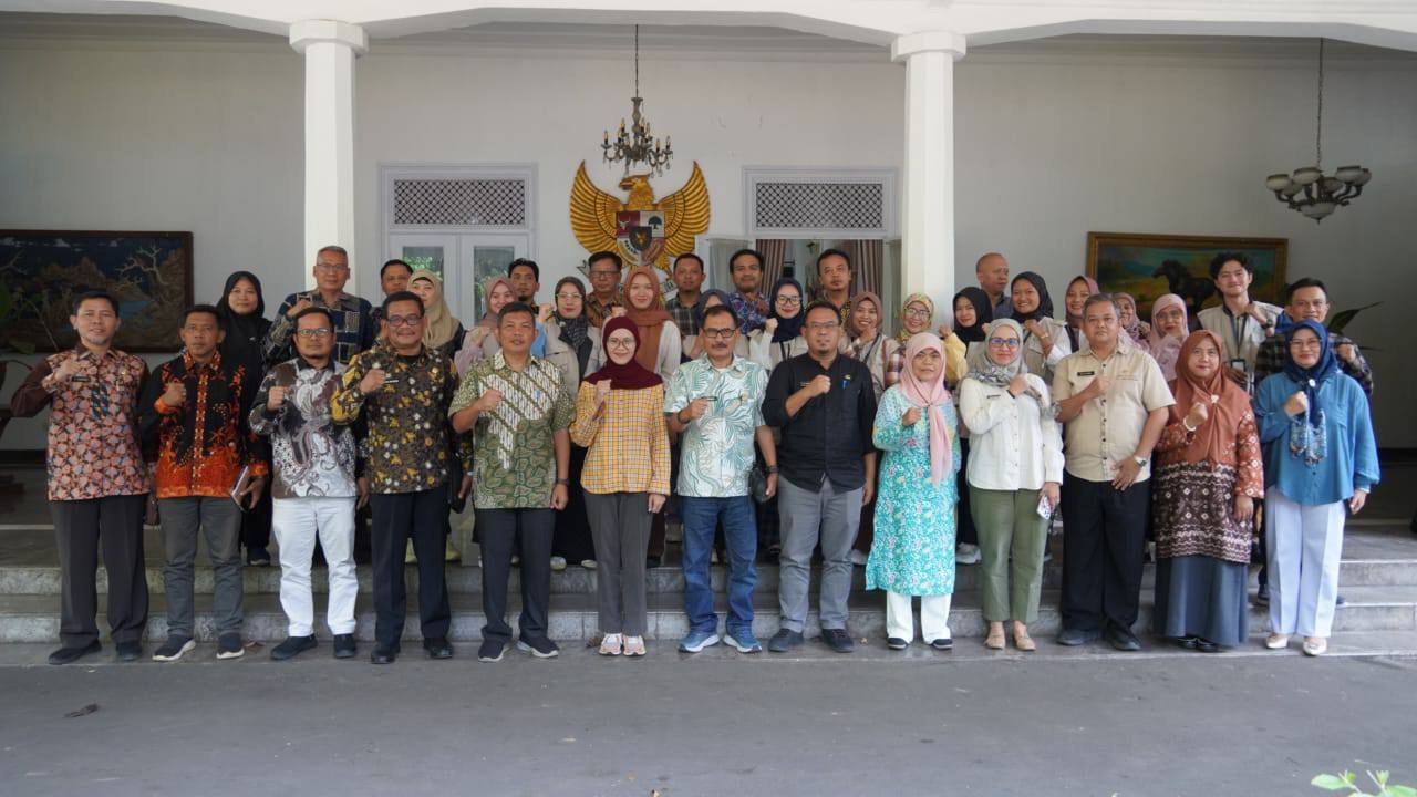 Kunjungan Enumerator SSGI: Pengumpulan Data Status Gizi Balita di Kabupaten Sukabumi 1 466016159 948922837269555 2726603678525387280 n