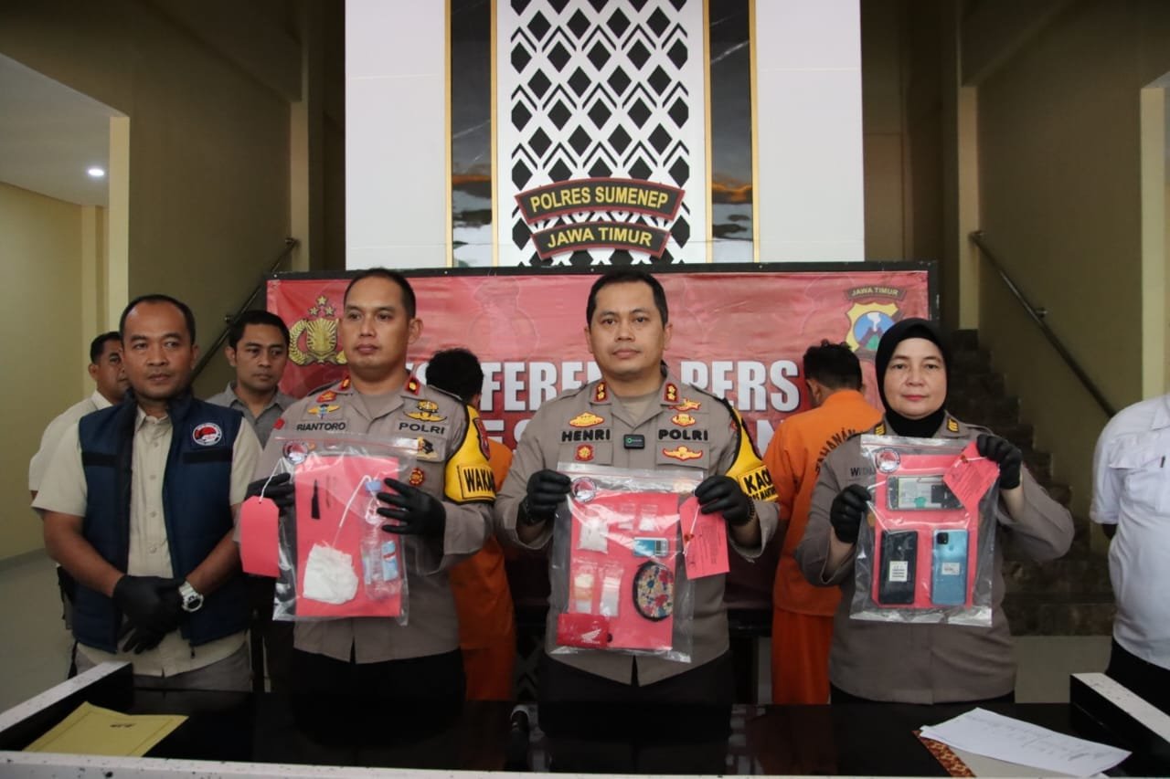 Polres Sumenep Ungkap Kasus Narkoba dan Amankan Tiga Warga Dasuk Dengan BB 32,24 Gram 1 4aa6e9ea a8b9 4ada 9ed1 d2a7b7dfd54f