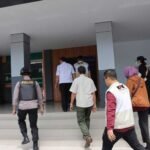 KPK Geledah Kantor Kadisnaker Bengkulu, Terkait Kasus Pemerasan Gubernur Rohidin 675008ae513fb