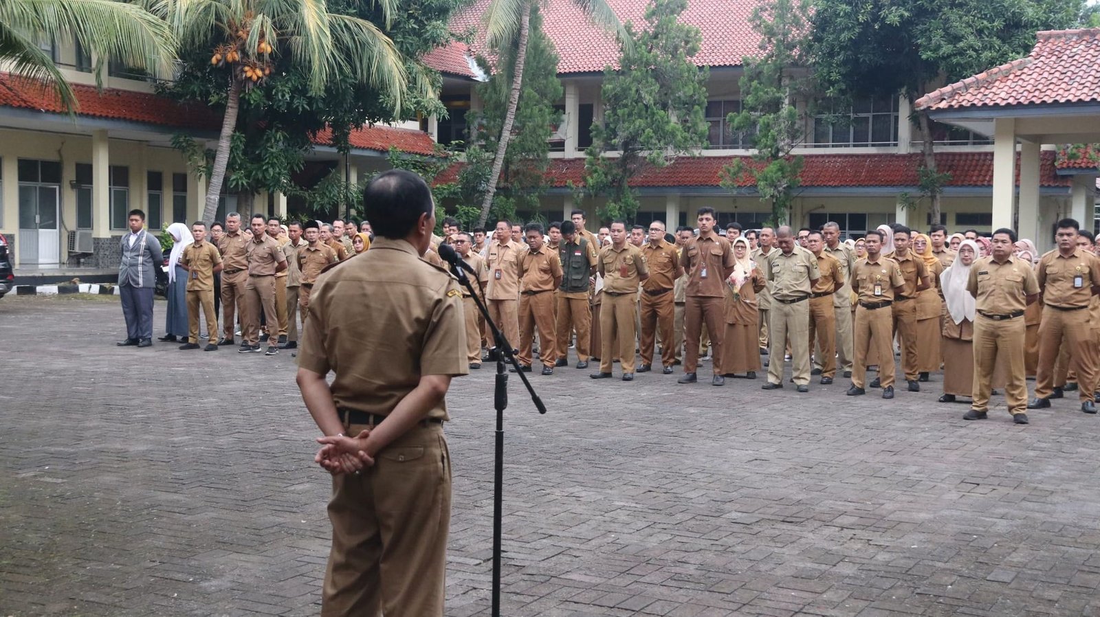 Apresiasi Kinerja Perangkat Daerah, Sekda Ade Suryaman Tegaskan Tahun 2025 Harus Lebih Baik 1 472483811 990697226425449 364416411374674898 n