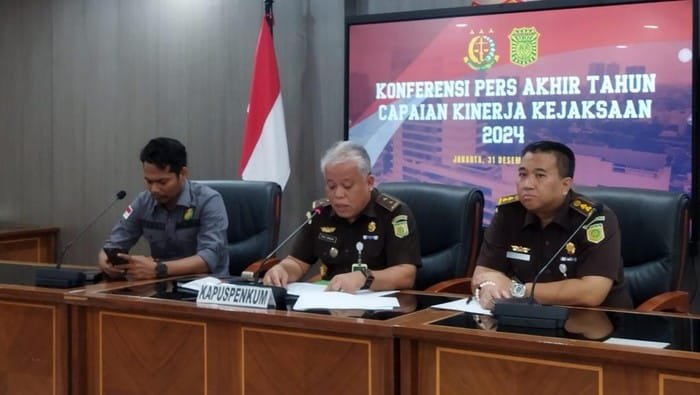 Kejagung Ungkap Data Jaksa 'Nakal' yang Dijatuhi Sanksi pada 2024: Tegakkan Disiplin di Lingkungan Jaksa 1 kejagung gelar konferensi pers capaian kinerja akhir tahun 2024 kurniawandetikcom 2 169