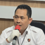 AKBP Bintoro Menangis Usai Diberhentikan dengan Tidak Hormat dari Kepolisian Screenshot 2025 02 09 105517
