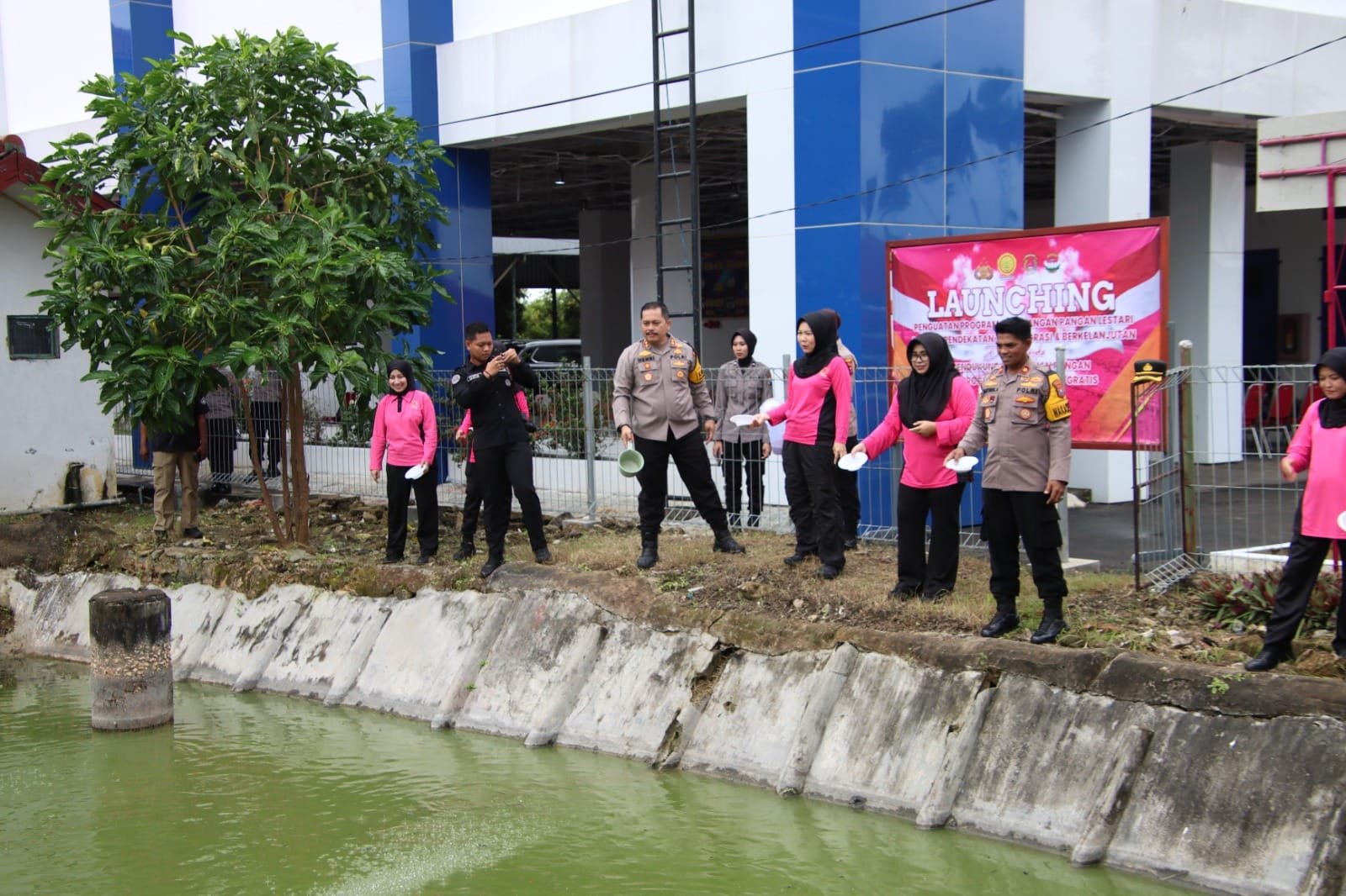 Polres Sumenep Launching Program Pekarangan Pangan Lestari (P2L) Untuk Dukung Ketahanan Pangan 1 WhatsApp Image 2025 02 24 at 16.32.49