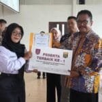 Serah Terima Beasiswa Bupati 2025: Bupati Sukabumi Ajak Penerima Manfaatkan Amanah untuk Masa Depan yang Gemilang 25b6274e 7a60 4227 869e c9064df76dcd 1