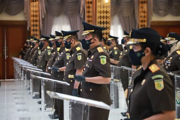 Komjak Tegur Jaksa: Jangan Gagah-Gagahan Pakai Seragam dan Mobil Dinas, Jaga Sikap di Mata Publik