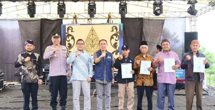 Sekda Sukabumi Hadiri Tradisi Sedekah Bumi di Kampung Cilodor, Tegaskan Komitmen Jaga Alam dan Dorong Agroindustri 1 IMG 20250420 WA0192