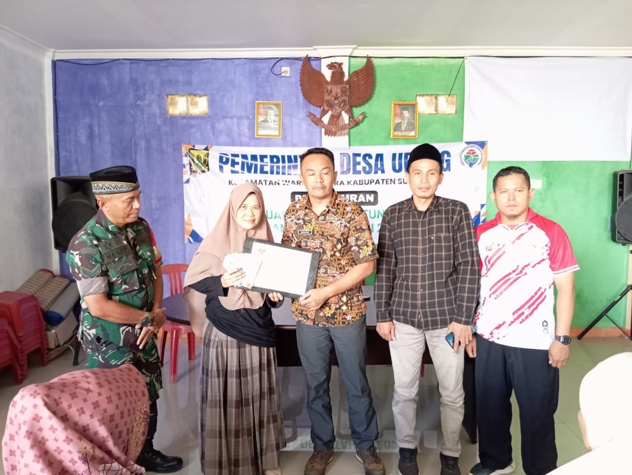 Desa Ubrug Salurkan BLT Dana Desa Tahun 2025 untuk 49 Keluarga Penerima Manfaat 1 WhatsApp Image 2025 04 25 at 17.38.31 05cf7608