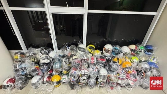 kejagung sita 12 sepeda dan 130 helm mewah milik ariyanto bakri 1745396852749 169