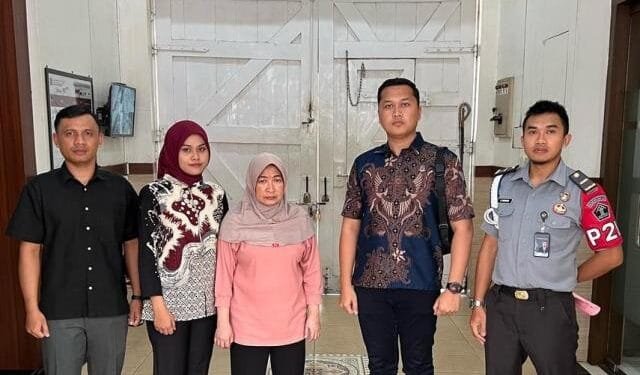 Mangkir dengan Alasan Sakit Jiwa, Mantan Bendahara KONI Kediri Akhirnya Resmi Ditahan Kejaksaan 1 2 dian 3 640x375 1