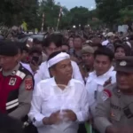 Gubernur Jawa Barat Dedi Mulyadi di jalan Desa Cipinang Kecamatan Beber Kabupaten Cirebon 1102811632