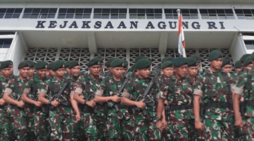 YLBHI Kritik Tugas Penjagaan Kejaksaan oleh TNI: Panglima Dianggap Geser Fungsi TNI Jadi 'Satpam' 1 Screenshot 2025 05 13 212924