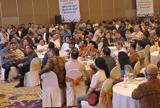 Rocky Gerung Desak Presiden Prabowo Reshuffle Kabinet: "Lumpuhkan, Isi dengan Energi Baru" 1 Screenshot 2025 05 22 090631