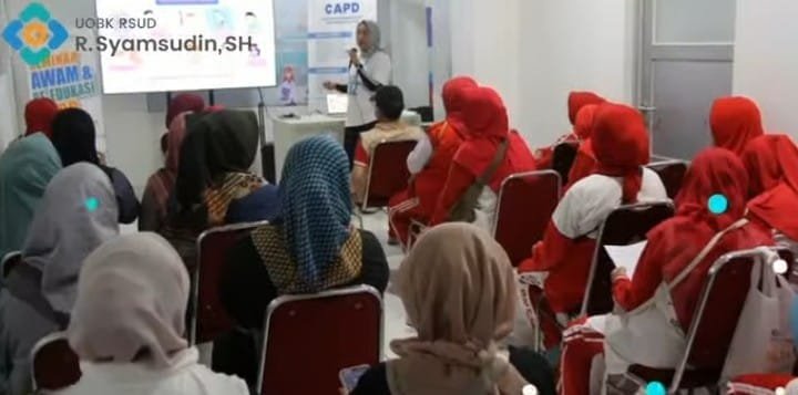 Edukasi Mandiri untuk Pasien Gagal Ginjal RSUD R. Syamsudin, SH Gelar Seminar Awam dan Re-edukasi CAPD 1 WhatsApp Image 2025 05 21 at 23.08.58 d602e088