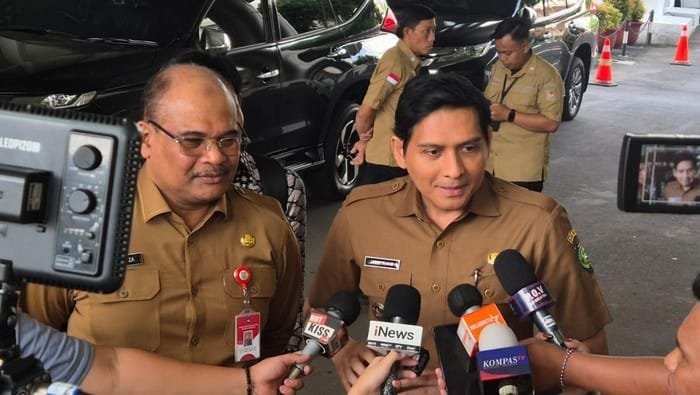 Hari Pertama Magang di Kemendagri, Bupati Lucky Hakim Dapat ‘PR’ untuk Bawa Perubahan di Indramayu 1 bupati indramayu lucky hakim magang di kemendagri dok kemendagri 1746517760134 169