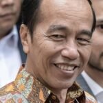 Presiden Jokowi Tunjukkan Ijazah dari SD hingga UGM di Polda Metro, Namun Menolak di Sidang PN Surakarta jokowi laporkan tuduhan ijazah palsu ke polda metro jaya 1745998344588 169
