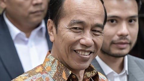 Presiden Jokowi Tunjukkan Ijazah dari SD hingga UGM di Polda Metro, Namun Menolak di Sidang PN Surakarta 1 jokowi laporkan tuduhan ijazah palsu ke polda metro jaya 1745998344588 169