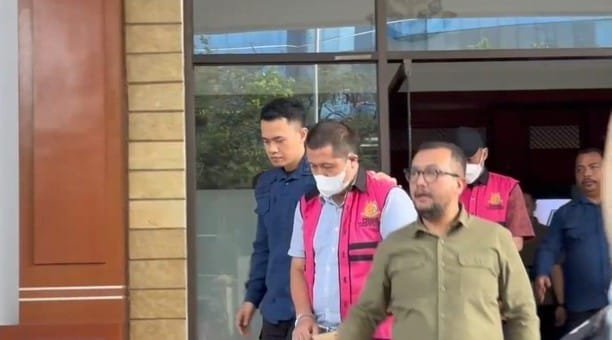 Skandal Suap PDNS Terungkap: Dua Eks Pejabat Kominfo Diduga Terima Rp 11 Miliar dari LintasArta 1 mantan dirjen di kementerian komunikasi dan informatika kominfo dkk tersangka kasus dugaan korupsi proyek pusat data nasional 1747915674829 169