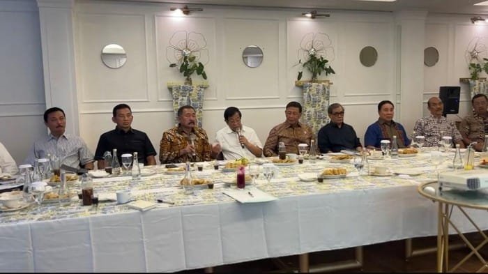 Purnawirawan TNI-Polri Tegaskan Solidaritas sebagai Pilar Keutuhan NKRI, Nyatakan Dukungan pada Program Pemerintah 1 purnawirawan tni polri resmi membacakan sikap 1746186438621 169