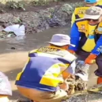 Bupati Asep Japar Terjun Langsung Bersihkan Sungai Ciraden di Cisaat: Angkut Sampah Hingga Operasikan Ekskavator 1750083837 685028fd937e2 xHpPktFUHHmpcX9tJPzQ