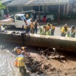 Bupati Sukabumi H. Asep Japar Turun Langsung Bersihkan Kali Ciraden, Warga Apresiasi Kepemimpinan yang Merakyat IMG 20250616 WA0096