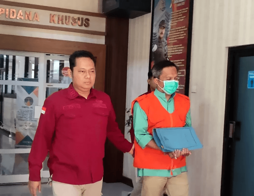 Mantan Pj Bupati Cilacap Ditahan Kejati Jateng, Diduga Terlibat Korupsi Tanah Rp237 Miliar 1 Screenshot 2025 06 19 082902