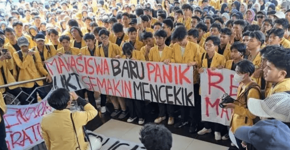 Calon Mahasiswa Baru Keluhkan UKT Tinggi: “Kalau Nilai UKT Besar, Saya Lepas Kuliah” 3 Screenshot 2025 06 19 084450