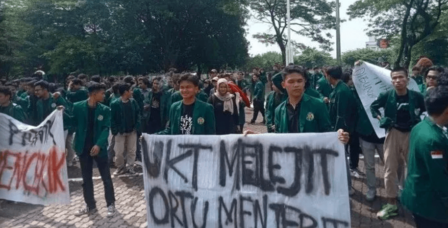 Calon Mahasiswa Baru Keluhkan UKT Tinggi: “Kalau Nilai UKT Besar, Saya Lepas Kuliah” 2 Screenshot 2025 06 19 084546