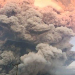 Letusan Gunung Lewotobi Laki-laki Bikin Langit Gelap: Kolom Abu 10.000 Meter, Warga Diimbau Waspada Screenshot 2025 06 19 092117