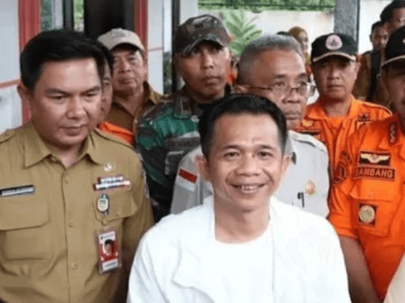 Om Zein Bangun Rumah Baru dan Salurkan Bantuan Tunai Rp10 Juta untuk Korban Tanah Bergerak di Pasirmunjul 1 Screenshot 2025 06 19 114855