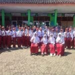 Suasana Haru Warnai Momen Kelulusan Siswa Kelas 6 SDN 2 Purabaya WhatsApp Image 2025 06 02 at 15.03.14 306ea6ff